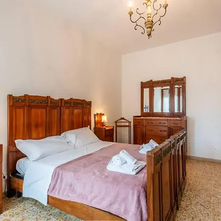 Con Ampio Terrazzo La Casa Di Nonna Iliana Appartamento Siena